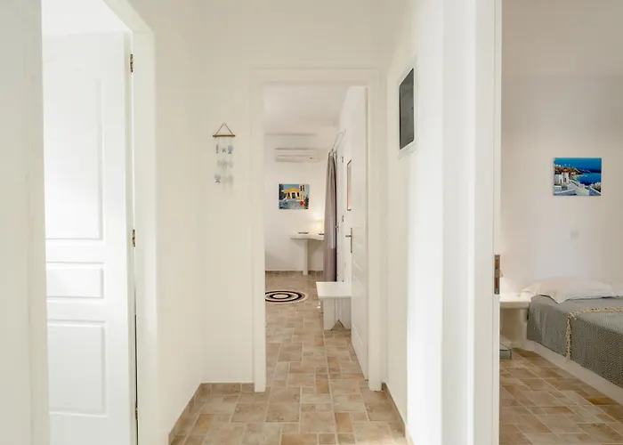 Maria's Village Anemomylos パロス島